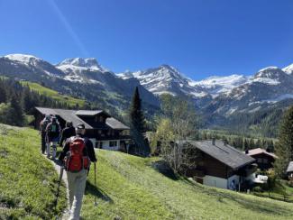 Wanderung bei Gstaad Richtung Louenensee